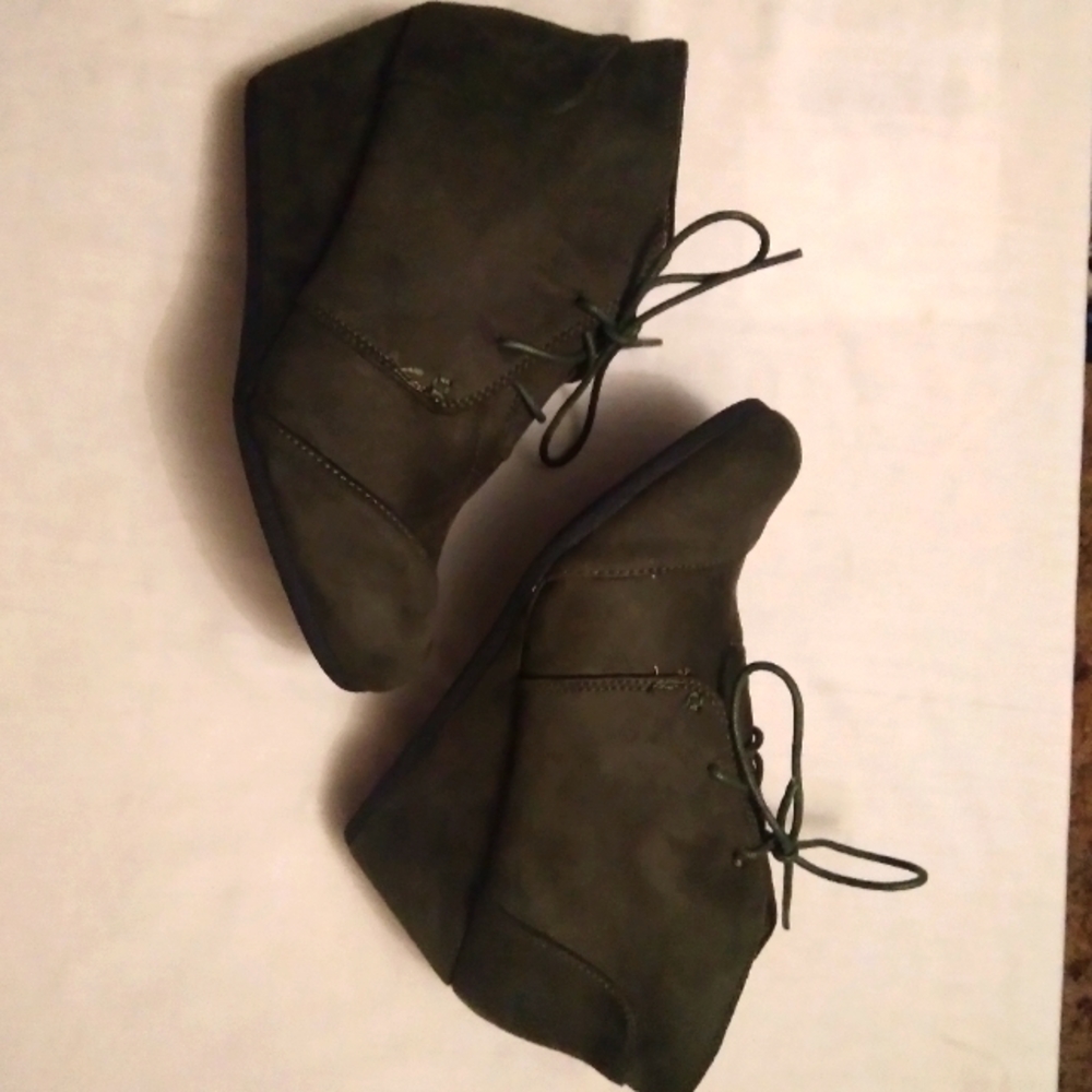 Woman's Shoes size 7